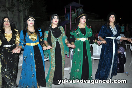 Yüksekova'da 01-02-Eylül 2012'de dünya evine giren çiftlerimizi sizlerler için sayfamıza taşıdık. Yüksekova Güncel Ailesi olarak tüm çitflerimize mutluluklar dileriz. Fotoğraf & Görüntü: Yaşar KAPLAN