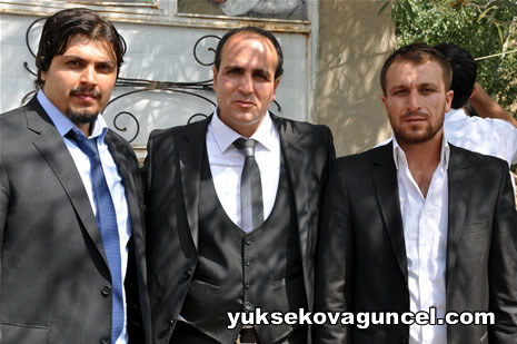 Yüksekova'da 01-02-Eylül 2012'de dünya evine giren çiftlerimizi sizlerler için sayfamıza taşıdık. Yüksekova Güncel Ailesi olarak tüm çitflerimize mutluluklar dileriz. Fotoğraf & Görüntü: Yaşar KAPLAN