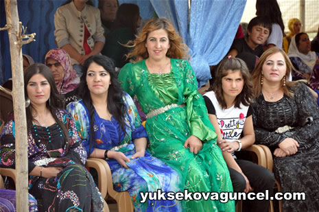 Yüksekova'da 01-02-Eylül 2012'de dünya evine giren çiftlerimizi sizlerler için sayfamıza taşıdık. Yüksekova Güncel Ailesi olarak tüm çitflerimize mutluluklar dileriz. Fotoğraf & Görüntü: Yaşar KAPLAN