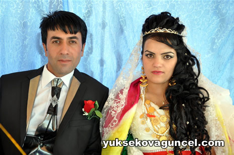 Yüksekova'da 01-02-Eylül 2012'de dünya evine giren çiftlerimizi sizlerler için sayfamıza taşıdık. Yüksekova Güncel Ailesi olarak tüm çitflerimize mutluluklar dileriz. Fotoğraf & Görüntü: Yaşar KAPLAN