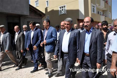 Yüksekova Belediyesi tarafından üçüncüsü düzenlenen Cilo Doğa ve Kültür Festivali başladı. Foto: Yaşar KAPLAN 