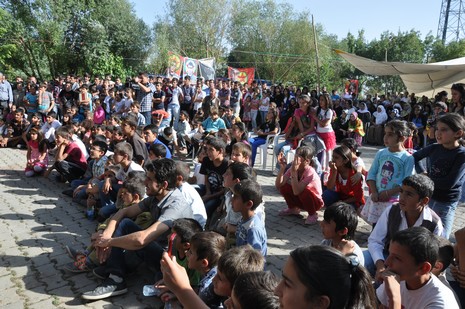 Yüksekova Belediyesi tarafından üçüncüsü düzenlenen Cilo Doğa ve Kültür Festivali başladı. Foto: Yaşar KAPLAN 