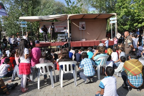 Yüksekova Belediyesi tarafından üçüncüsü düzenlenen Cilo Doğa ve Kültür Festivali başladı. Foto: Yaşar KAPLAN 