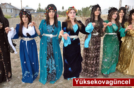 Yüksekova'da 15-16-Eylül 2012'de dünya evine giren çiftlerimizi sizlerler için sayfamıza taşıdık. Yüksekova Güncel Ailesi olarak tüm çiftlerimize mutluluklar dileriz. Fotoğraf & Görüntü: Yaşar KAPLAN- Sinan Akkurt