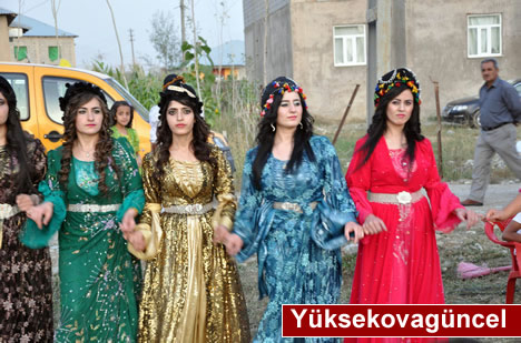 Yüksekova'da 15-16-Eylül 2012'de dünya evine giren çiftlerimizi sizlerler için sayfamıza taşıdık. Yüksekova Güncel Ailesi olarak tüm çiftlerimize mutluluklar dileriz. Fotoğraf & Görüntü: Yaşar KAPLAN- Sinan Akkurt