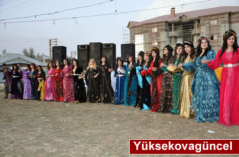 Yüksekova'da 15-16-Eylül 2012'de dünya evine giren çiftlerimizi sizlerler için sayfamıza taşıdık. Yüksekova Güncel Ailesi olarak tüm çiftlerimize mutluluklar dileriz. Fotoğraf & Görüntü: Yaşar KAPLAN- Sinan Akkurt