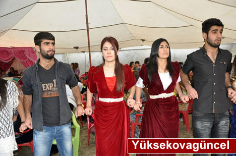 Yüksekova'da 15-16-Eylül 2012'de dünya evine giren çiftlerimizi sizlerler için sayfamıza taşıdık. Yüksekova Güncel Ailesi olarak tüm çiftlerimize mutluluklar dileriz. Fotoğraf & Görüntü: Yaşar KAPLAN- Sinan Akkurt