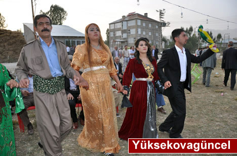 Yüksekova'da 15-16-Eylül 2012'de dünya evine giren çiftlerimizi sizlerler için sayfamıza taşıdık. Yüksekova Güncel Ailesi olarak tüm çiftlerimize mutluluklar dileriz. Fotoğraf & Görüntü: Yaşar KAPLAN- Sinan Akkurt