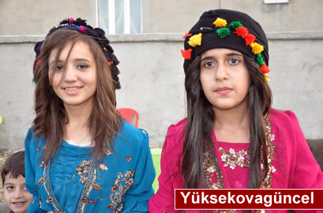 Yüksekova'da 15-16-Eylül 2012'de dünya evine giren çiftlerimizi sizlerler için sayfamıza taşıdık. Yüksekova Güncel Ailesi olarak tüm çiftlerimize mutluluklar dileriz. Fotoğraf & Görüntü: Yaşar KAPLAN- Sinan Akkurt