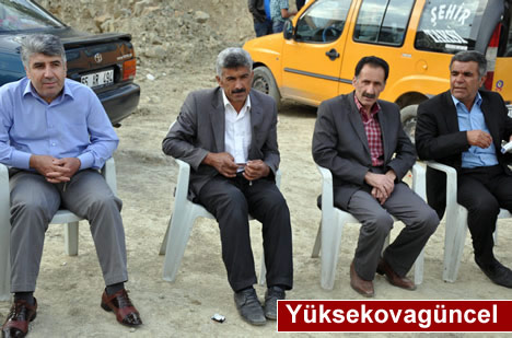 Yüksekova'da 15-16-Eylül 2012'de dünya evine giren çiftlerimizi sizlerler için sayfamıza taşıdık. Yüksekova Güncel Ailesi olarak tüm çiftlerimize mutluluklar dileriz. Fotoğraf & Görüntü: Yaşar KAPLAN- Sinan Akkurt