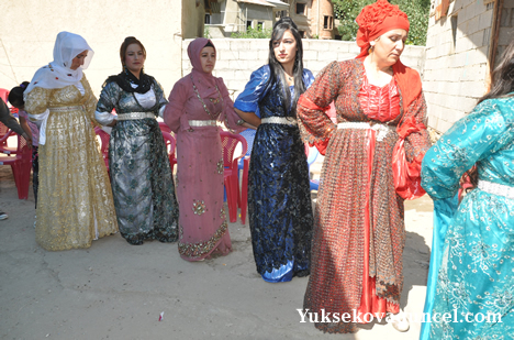 Yüksekova'da 15-16-Eylül 2012'de dünya evine giren çiftlerimizi sizlerler için sayfamıza taşıdık. Yüksekova Güncel Ailesi olarak tüm çiftlerimize mutluluklar dileriz. Fotoğraf & Görüntü: Yaşar KAPLAN- Sinan Akkurt