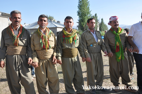 Yüksekova'da 15-16-Eylül 2012'de dünya evine giren çiftlerimizi sizlerler için sayfamıza taşıdık. Yüksekova Güncel Ailesi olarak tüm çiftlerimize mutluluklar dileriz. Fotoğraf & Görüntü: Yaşar KAPLAN- Sinan Akkurt