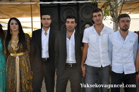 Yüksekova'da 15-16-Eylül 2012'de dünya evine giren çiftlerimizi sizlerler için sayfamıza taşıdık. Yüksekova Güncel Ailesi olarak tüm çiftlerimize mutluluklar dileriz. Fotoğraf & Görüntü: Yaşar KAPLAN- Sinan Akkurt