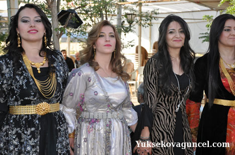 Yüksekova'da 15-16-Eylül 2012'de dünya evine giren çiftlerimizi sizlerler için sayfamıza taşıdık. Yüksekova Güncel Ailesi olarak tüm çiftlerimize mutluluklar dileriz. Fotoğraf & Görüntü: Yaşar KAPLAN- Sinan Akkurt