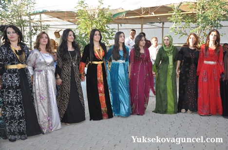 Yüksekova'da 15-16-Eylül 2012'de dünya evine giren çiftlerimizi sizlerler için sayfamıza taşıdık. Yüksekova Güncel Ailesi olarak tüm çiftlerimize mutluluklar dileriz. Fotoğraf & Görüntü: Yaşar KAPLAN- Sinan Akkurt