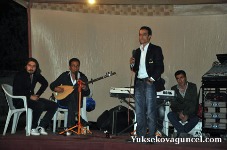 Yüksekova'da 15-16-Eylül 2012'de dünya evine giren çiftlerimizi sizlerler için sayfamıza taşıdık. Yüksekova Güncel Ailesi olarak tüm çiftlerimize mutluluklar dileriz. Fotoğraf & Görüntü: Yaşar KAPLAN- Sinan Akkurt