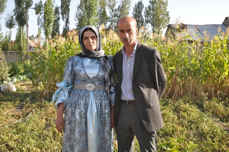 Yüksekova'da 15-16-Eylül 2012'de dünya evine giren çiftlerimizi sizlerler için sayfamıza taşıdık. Yüksekova Güncel Ailesi olarak tüm çiftlerimize mutluluklar dileriz. Fotoğraf & Görüntü: Yaşar KAPLAN- Sinan Akkurt