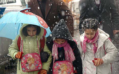 Yüksekova'da Lapa Lapa Kar yağışı (İshak Kara'nın Objektifinden)