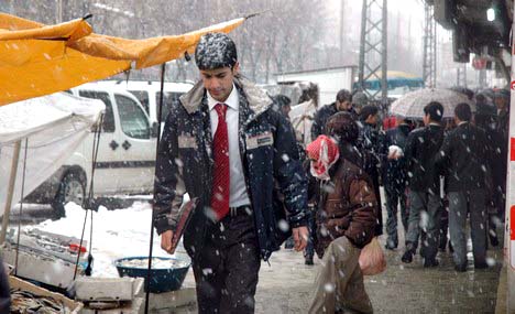 Yüksekova'da Lapa Lapa Kar yağışı (İshak Kara'nın Objektifinden)