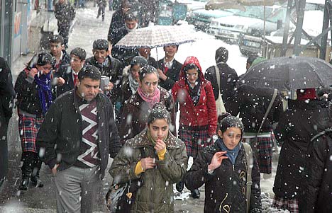 Yüksekova'da Lapa Lapa Kar yağışı (İshak Kara'nın Objektifinden)