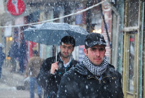 Yüksekova'da Lapa Lapa Kar yağışı (İshak Kara'nın Objektifinden)