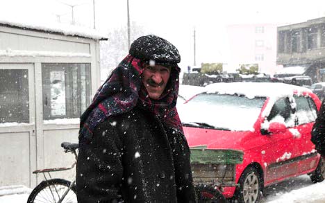 Yüksekova'da Lapa Lapa Kar yağışı (İshak Kara'nın Objektifinden)