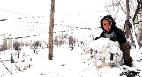 Yüksekova'da Lapa Lapa Kar yağışı (İshak Kara'nın Objektifinden)
