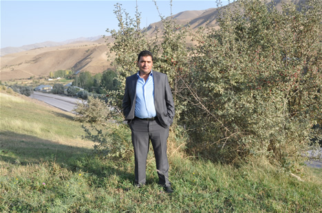 Yüksekova'da 22-23-Eylül 2012'de dünya evine giren çiftlerimizi sizlerler için sayfamıza taşıdık. Yüksekova Güncel Ailesi olarak tüm çiftlerimize mutluluklar dileriz. Fotoğraf & Görüntü: Yaşar KAPLAN- Sinan Akkurt