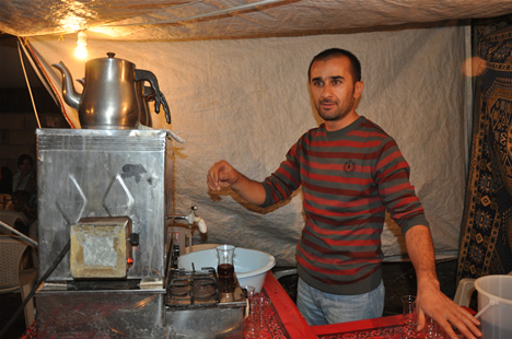 Yüksekova'da 22-23-Eylül 2012'de dünya evine giren çiftlerimizi sizlerler için sayfamıza taşıdık. Yüksekova Güncel Ailesi olarak tüm çiftlerimize mutluluklar dileriz. Fotoğraf & Görüntü: Yaşar KAPLAN- Sinan Akkurt