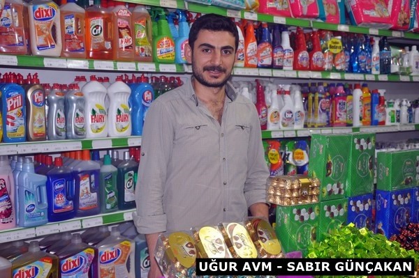 Yên ku cejna û rojên pîroz li me heram dikin bila bizanibin ku zalim herdem têk diçin û wê têk jî biçin. Bi wan hestan em cejna gelê xwe yê berxwêder pîroz dikin