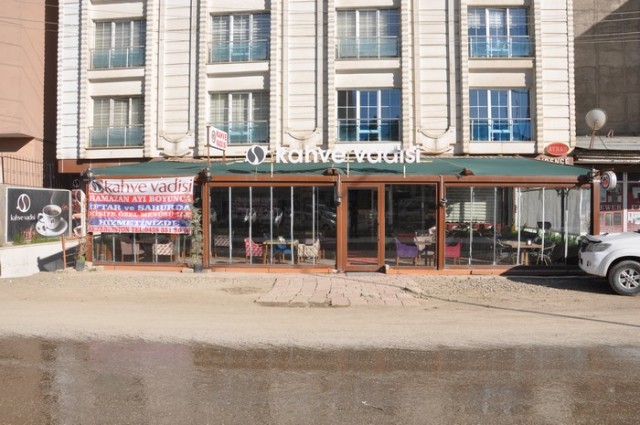 KAHVE VADİSİ - TARIK ÇOBANOĞLU

Mübarek Ramazan Bayramı tüm İslam Alemine mübarek olsun. Hayrlı Bayramlar.