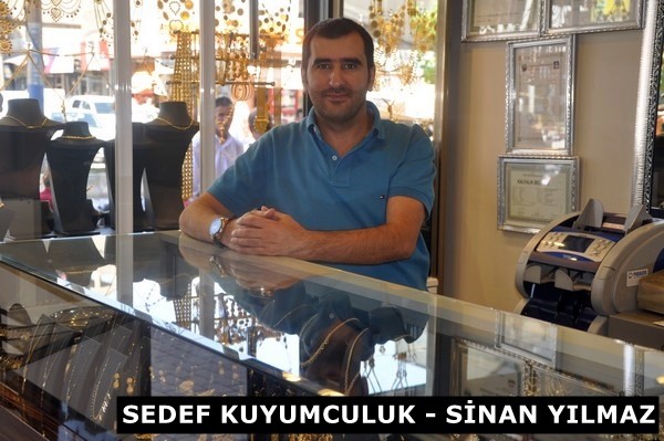 Em hêvîdar in ku ev cejna Remezanê bibîte sedema aştî, biratî û wekheviyê... Em jiyaneke birûmet û serfiraz ji bo gelê me yê Kurd hêvî dikin û her wiha cejna temamê alema İslamê û gelên cîhanê yên bindest pîroz dikin...
Lê mixabin îro li welatê me li cihê ku em cejnê pîroz bikin em şînê digirin, li cihê ku çavên me bikenin çavên me rondikan dibarînin.
Lê carek din jî em bi dilxemgîniyeke mezin cejna Remezanê li gelê xwe yê Geverê pîroz dikin. Cejn her tim pêşengiya aşitî û biratiyê vedike. Em hêvîdarin ku ev cejna Remazanê rêya biratî û aşitiyê li tevahiya cîhanê veke.