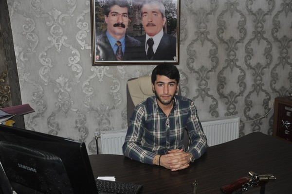 OVA OTEL-VELAT GÜNEÇ:
Acısıyla, tatlısıyla, iyisiyle kötüsüyle bir yıl daha geçti. Hoş geldin yeni yıl. Mutlu yıllar…