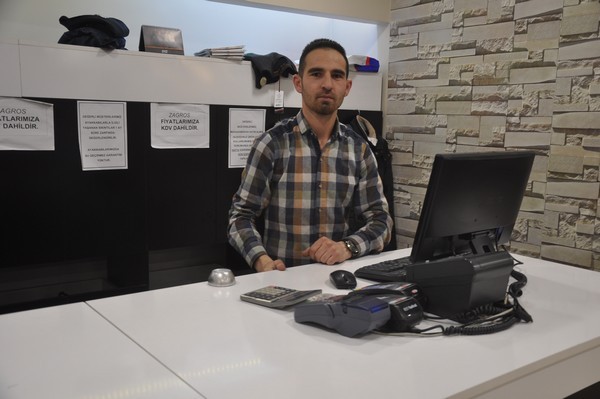 ZAĞROS MAĞAZA-CİHAN ÖZER:

Acısıyla, tatlısıyla, iyisiyle kötüsüyle bir yıl daha geçti. Hoş geldin yeni yıl. Mutlu yıllar…