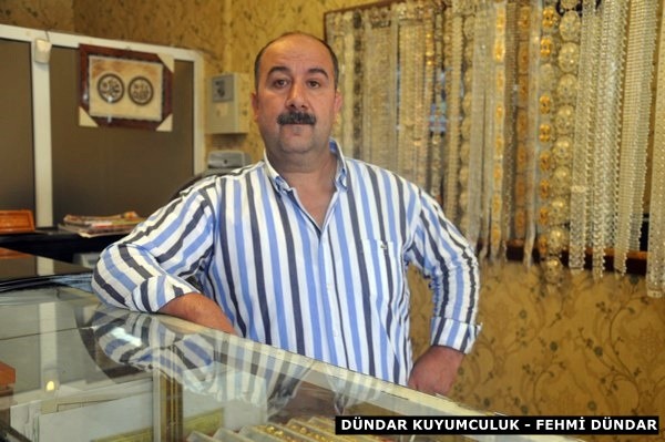 Ramazan bayramı bütün islam aleminin ve kürtlerin bayramını en içten dileklerimle kutluyorum.Gelecek ramazan bayramlarını kürt milletine başarı hedeflerine ulaşma yılları olmasını temenni eder ve bütün müslümman alemin bayramın tekradan kutluyorum.