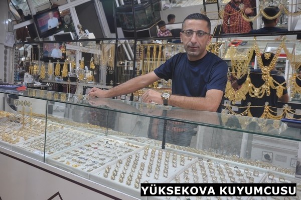 Tüm Yüksekova halkının Ramazan Bayramını kutlar bu bayramın barışın hâkim olduğu, kanın gözyaşının akmadığı günlere vesile olmasını temenni ederim. Saygılarımla.