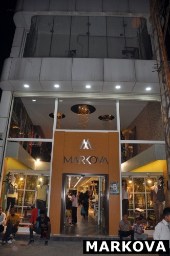 Em di destpêkê de ji bo gelê Rojava serfirazî û serkeftinê dixwazin. Cejna Remezanê ji bo gelê bindest û mazlûm hêviya Azadî û serkefinêye, bi hêvî û bawerim ku ew cejne dê bibe Mifteya Azadî û serkeftina gelê bindest û mazlûman. CEJNA WE PÎROZ BE