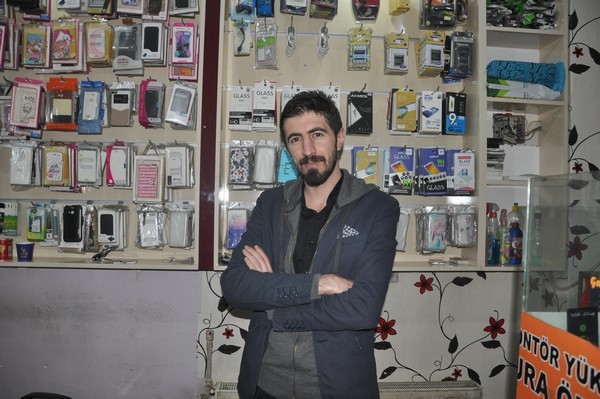 Saleke nû li ber deriyê me ye. Her roja nû ya ku pêşeroja me ava dike, bila ji rojên berê baştir, ji xwestekên we re guncaw û bi teşeyeke dilxweşiyê be. Sersala we pîroz be