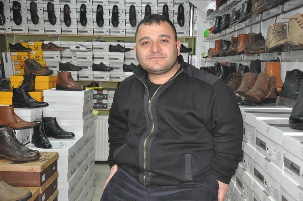 NEVZAT ONAY AYAKKABILARI:

Yine yeni bir yıl var kapımızda. Geleceğinizi oluşturacak her yeni gün bir önceki günden daha güzel, isteklerinize uygun ve sizi mutlu edecek şekilde olsun! İyi Seneler!