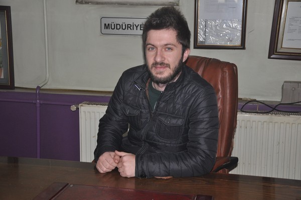 SUAT TEKİN - YAKAMOZ CAFE:

Yine yeni bir yıl var kapımızda. Geleceğinizi oluşturacak her yeni gün bir önceki günden daha güzel, isteklerinize uygun ve sizi mutlu edecek şekilde olsun! İyi Seneler!