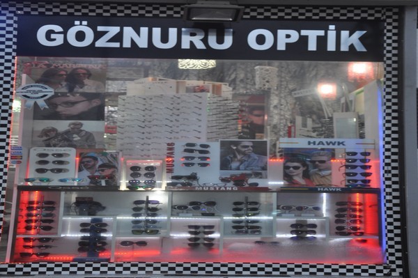 MUSTAFA AKKUŞ - GÖZNURU OPTİK:

Yeni bir yıla girerken sevgi ve barış diliyorum. Savaşların, acıların ve felaketlerin, geçip giden koca bir yıl gibi geride kalması umuduyla. Nice Yıllara!