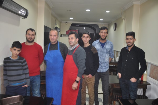 EMEK DÖNER:

Yine yeni bir yıl var kapımızda. Geleceğinizi oluşturacak her yeni gün bir önceki günden daha güzel, isteklerinize uygun ve sizi mutlu edecek şekilde olsun! İyi Seneler!