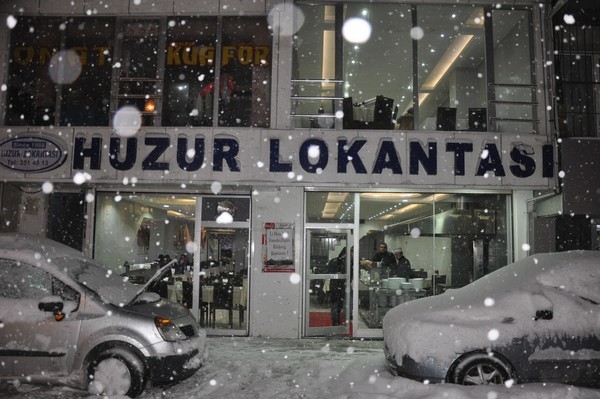 HUZUR LOKANTASI:

Yine yeni bir yıl var kapımızda. Geleceğinizi oluşturacak her yeni gün bir önceki günden daha güzel, isteklerinize uygun ve sizi mutlu edecek şekilde olsun! İyi Seneler!