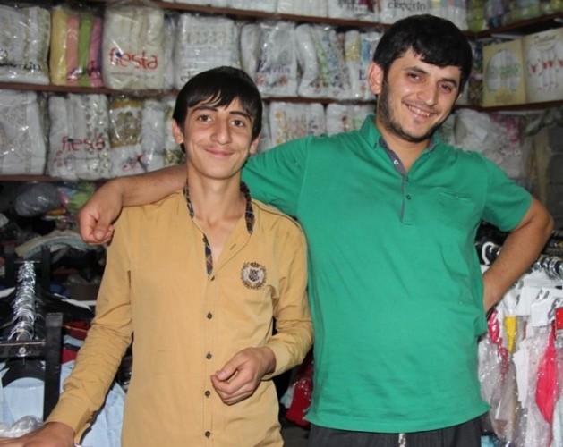 GÜL TUHAFİYE & ÇEYİZLİK SEYHAN:
Tüm yürekler sevinç dolsun, umutlar gerçek olsun,acılar unutulsun,dualarınız kabul ve bayramınız mübarek olsun.