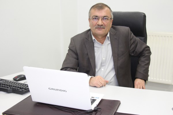 DAĞLAR-ARÇELİK-TÜRKCELL SAHİBİ.

Nerede yaşam varsa, orada umut da vardır. Yeni yılda tüm umutlar ve başarılar seninle olsun. Mutlu Yıllar dilerim.