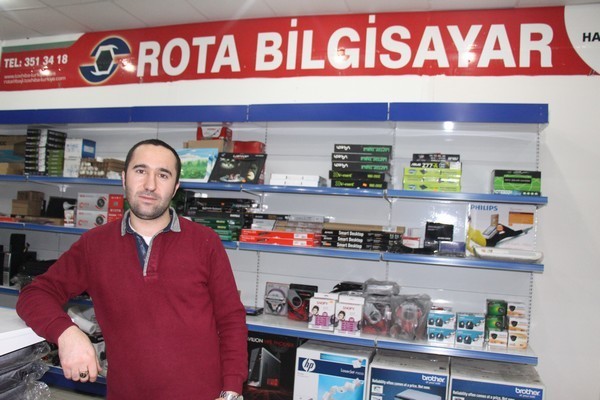 ROTA BİLGİSAYAR-MEHMET ESENER:

Yeni yılda sevgi dolu günler dilerim. Mutlu yıllar.