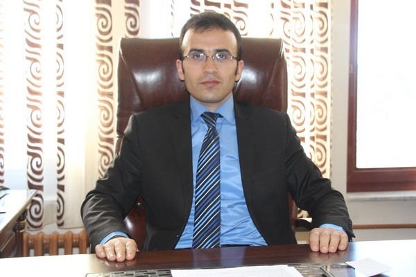 SELAHATTİN EYYUBİ KÜLTÜR MERKEZİ MÜDÜRÜ:

Yaşamınca güzel yıllar, mutlu yarınlar, dostça dostluklar hep senin olsun. Mutlu Yıllar!