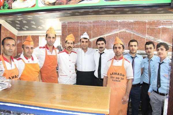 LAWAŞH-FİKRET KARAMAN 

Nerede yaşam varsa, orada umut da vardır. Yeni yılda tüm umutlar ve başarılar seninle olsun. Mutlu Yıllar dilerim.