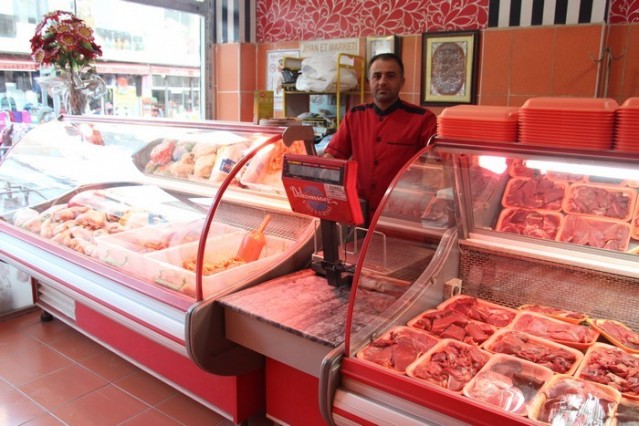 JİYAN MARKET NİHAT RENDA:
Tüm yürekler sevinç dolsun, umutlar gerçek olsun,acılar unutulsun,dualarınız kabul ve bayramınız mübarek olsun.