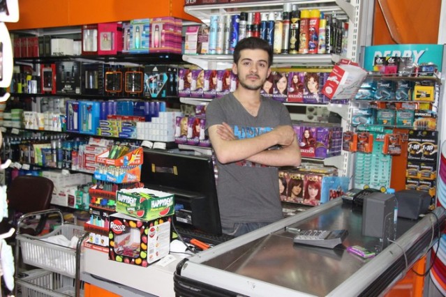 Yim A. V. M, Her ilkbaharda gelinciklerin en güzel başlangıçları müjdelemesi gibi, bu bayramın da sana ve ailene mutluluk ve neşe getirmesini diliyorum… İyi bayramlar!